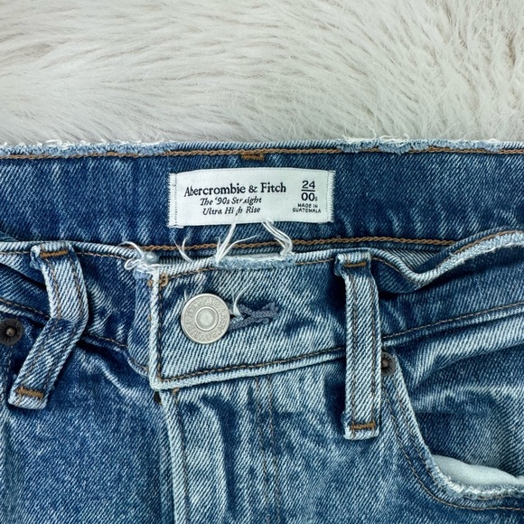 Abercrombie & Fitch 90’s Straight Ultra High Rise Jeans - Picture 2 of 4